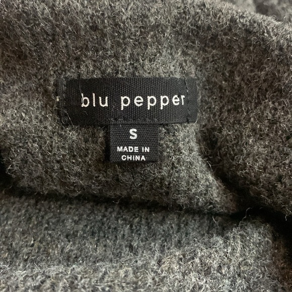 NWOT Blu Pepper Turtle Neck Sweater Dress Size Small - Picture 5 of 7